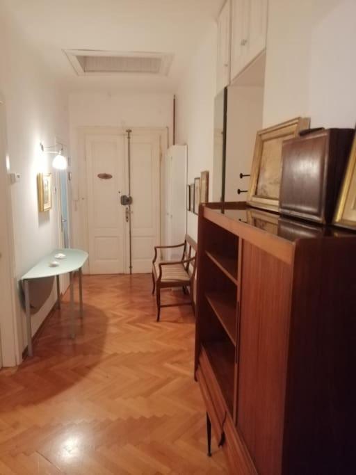 Spacious Attic Apartment Kandler Трієст Екстер'єр фото